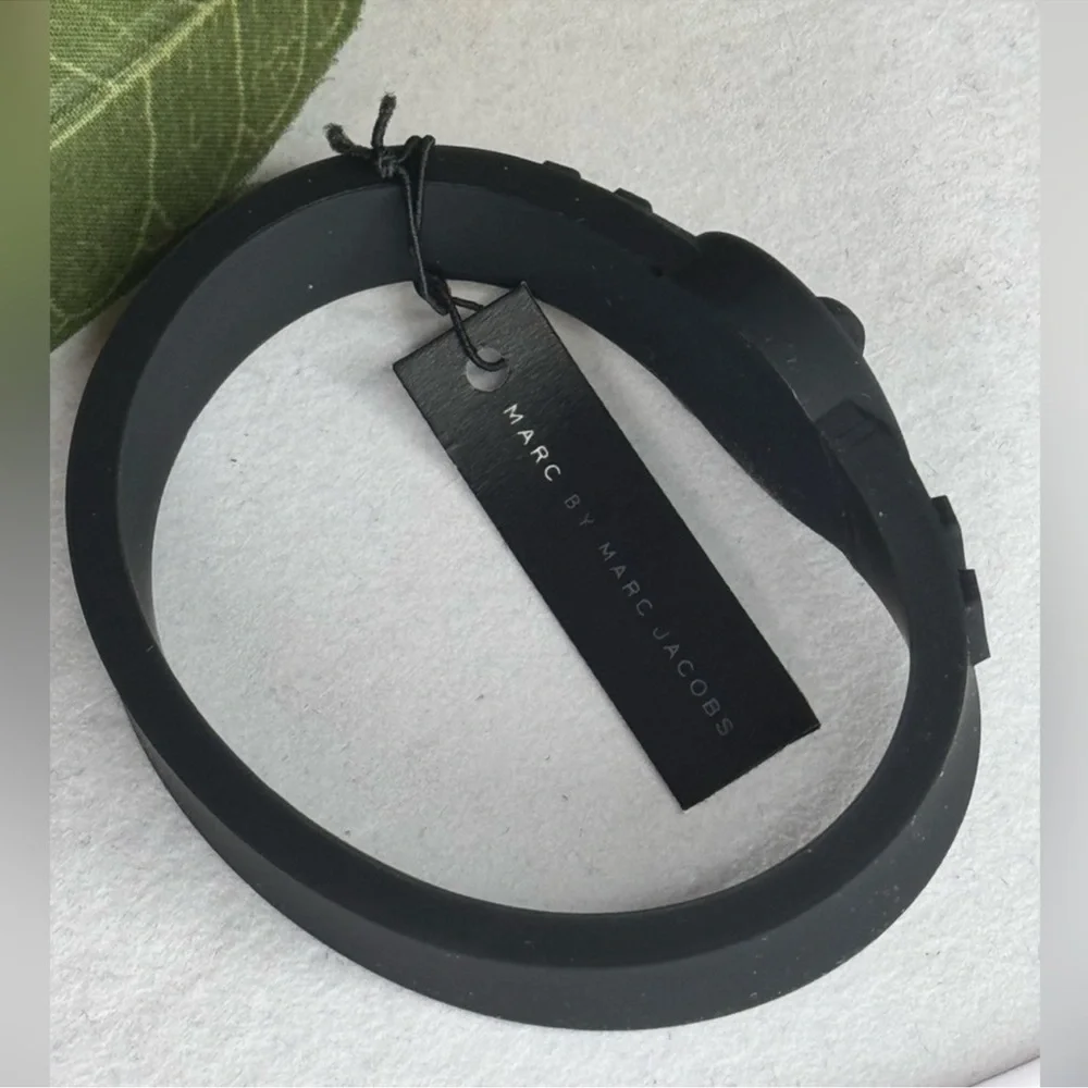 NWT Marc by Marc Jacobs bracelet black color, one size style M0004829 - Picture 5 of 5
